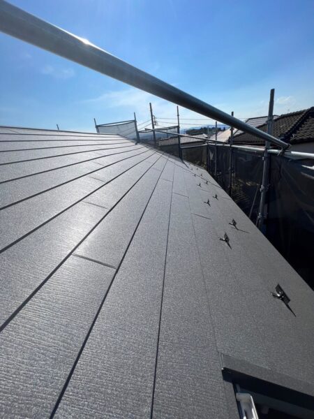 さいたま市岩槻区にて雨漏り修理〈天窓からの雨漏り・屋根カバー工事〉の施工後写真