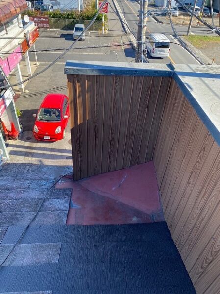 さいたま市北区にて雨漏り修理・外壁補修工事〈金属サイディングの張り替え〉の施工後写真