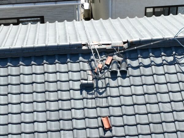 さいたま市緑区にて屋根修理〈瓦屋根の補修工事・棟瓦取り直し〉の施工前写真