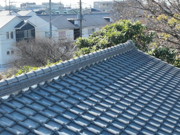 さいたま市見沼区にて屋根修理〈漆喰の剥がれ・棟瓦の造り直し〉の施工前写真