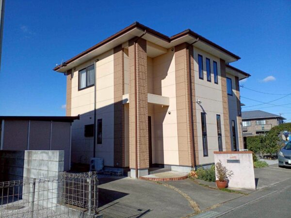 さいたま市大宮区にて屋根・外壁のメンテナンス〈築15年戸建て塗装工事〉の施工前写真